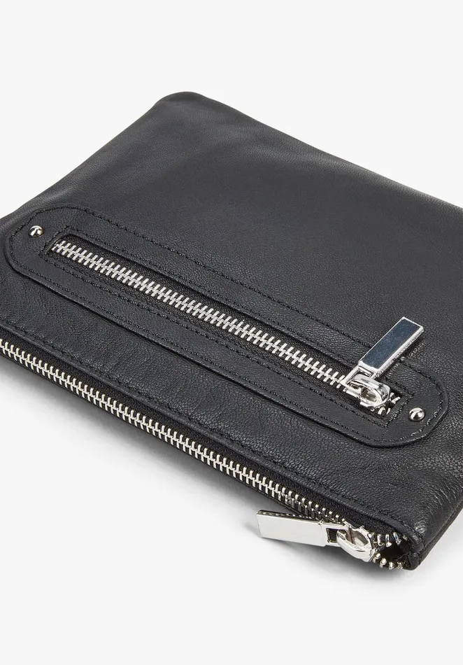 Bags Women Hush Auburn Leather Pouch Black