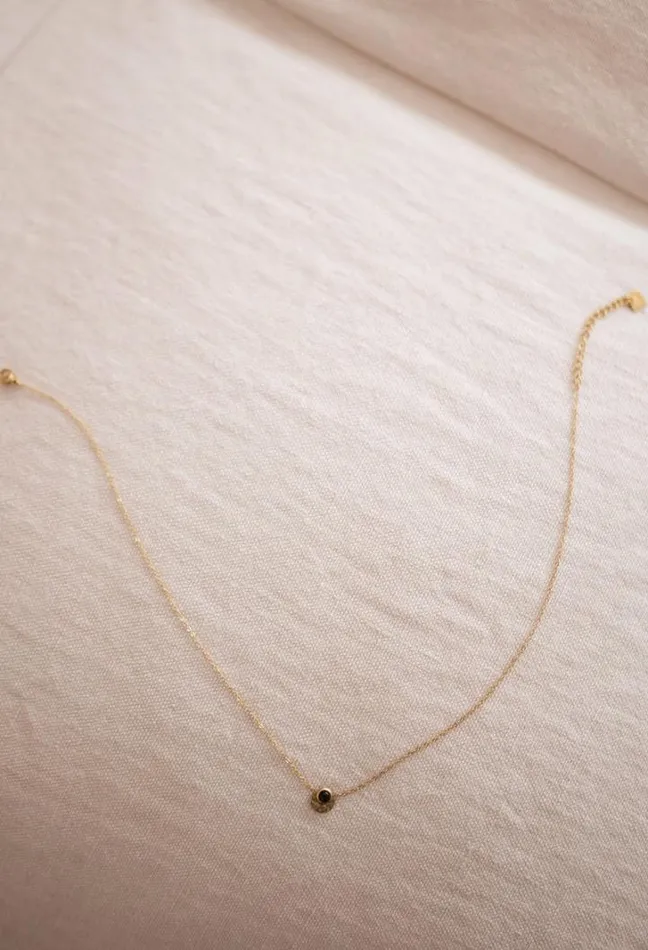 Jewelry and Accessories Necklaces Easy Clothes Golden Reno Necklace Jewelry and Accessories Necklaces Easy Clothes Golden Reno Necklace