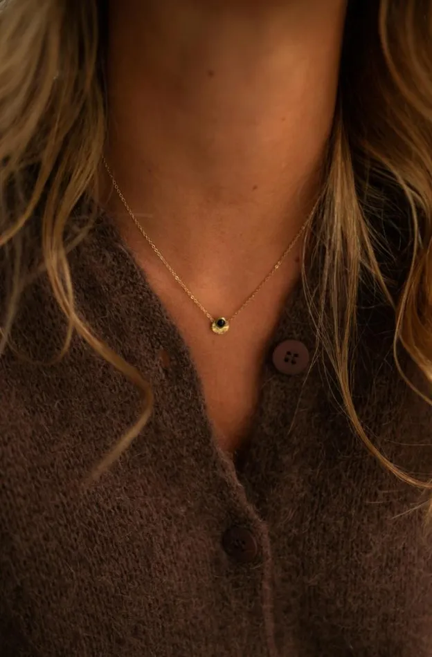 Jewelry and Accessories Necklaces Easy Clothes Golden Reno Necklace Jewelry and Accessories Necklaces Easy Clothes Golden Reno Necklace
