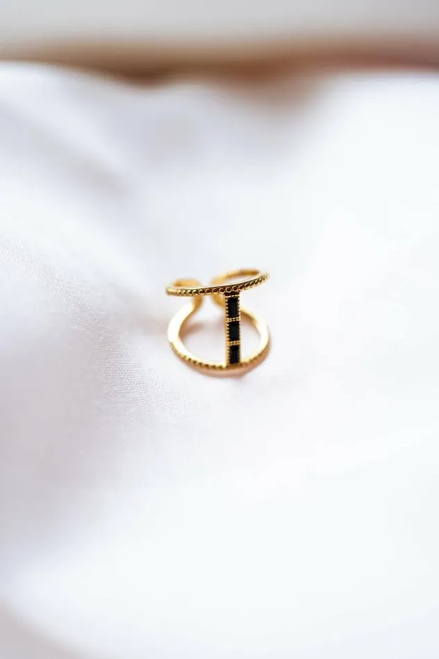 Jewelry and Accessories Rings Easy Clothes Golden Carlo Ring