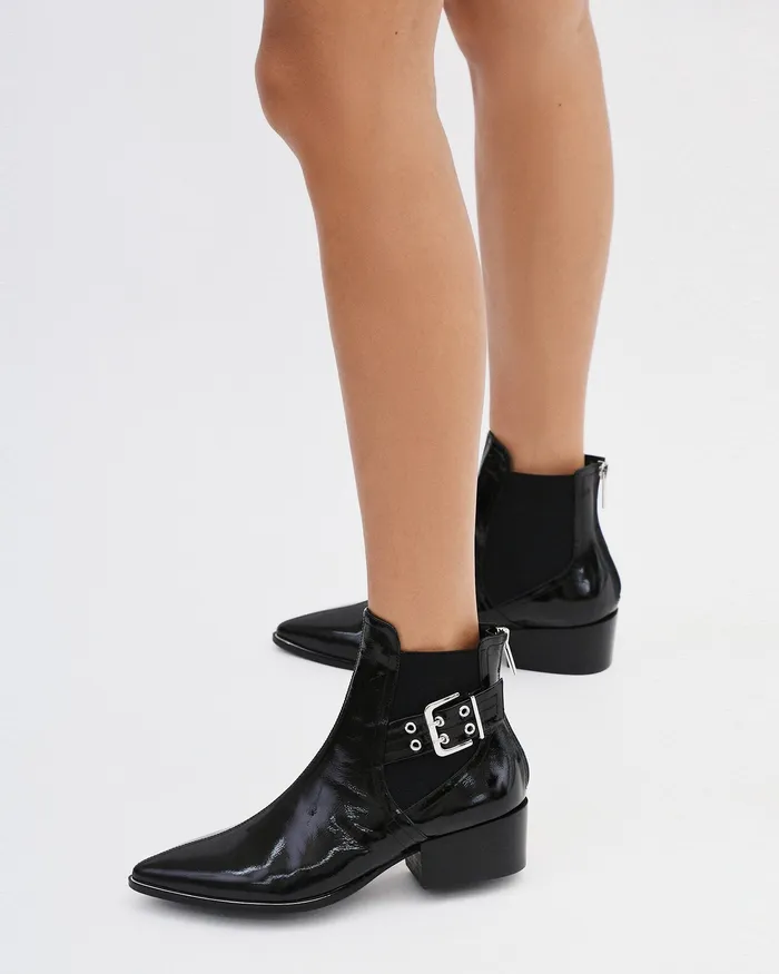 jomercer FLAT BOOTS Women River flat ankle boots black crinkle patent jomercer FLAT BOOTS Women River flat ankle boots black crinkle patent