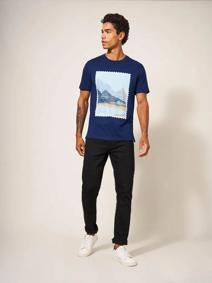 Men TSHIRTS White Stuff Foroyar Graphic Tshirt French Navy