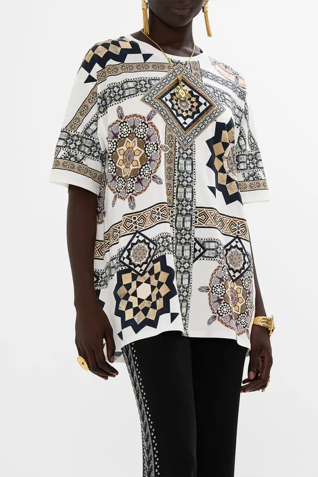 OVERSIZED BAND TEE 8211 WHITEMULTI TILE STYLE Tile Style Womens Camilla Tees