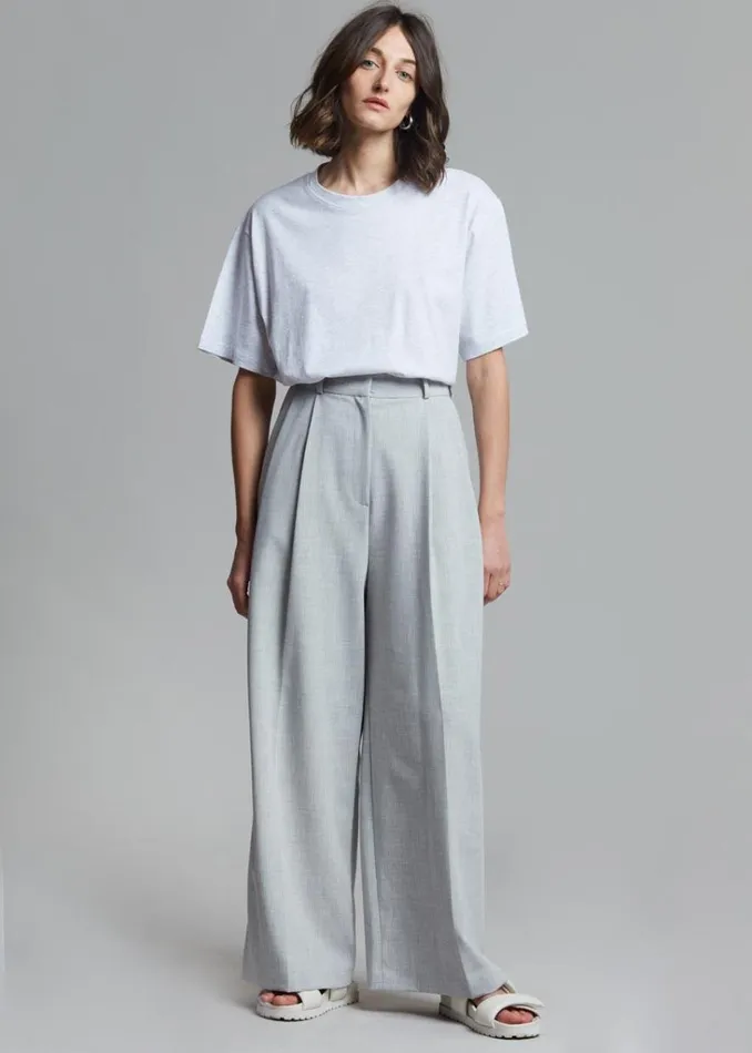 The Frankie Shop Lilou Simple Tee 8211 Light Grey Melange Shop Tops