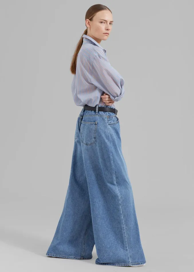The Frankie Shop Sasha Wide Leg Jeans 8211 Worn Wash Shop Clothing