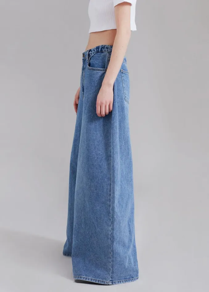 The Frankie Shop Sasha Wide Leg Jeans 8211 Worn Wash Shop Clothing