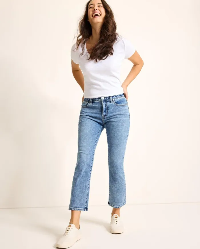 Tommy Bahama Jeans MidRise Cropped Mini Bootcut Jeans Med Azul Wash 8211 Women