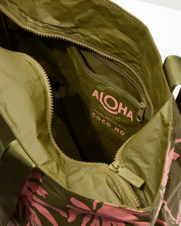 Tommy Bahama Luggage and Travel Aloha Collection Paumalu Day Tripper Tote Olive 8211 Beach and HomeWomen