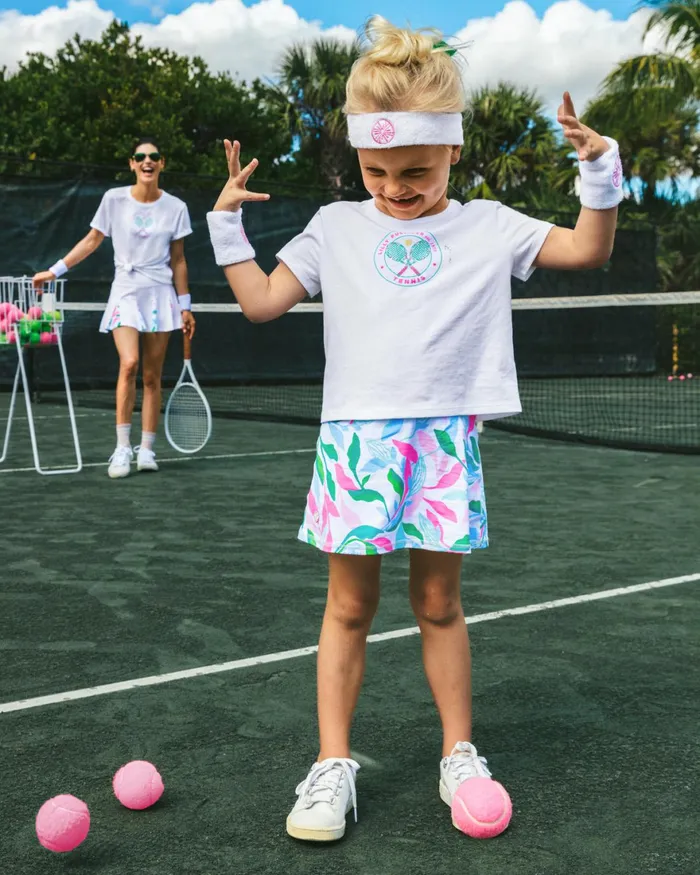 Tops and Bottoms Girls Lilly Pulitzer UPF 50 Luxletic Girls Mini Aila Skort Resort White Holding Court Tops and Bottoms Girls Lilly Pulitzer UPF 50 Luxletic Girls Mini Aila Skort Resort White Holding Court