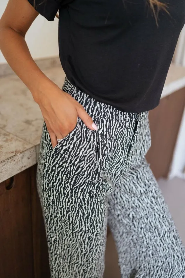 Women039s Clothing Pants and Jeans Easy Clothes Black And Ecru Trent Zebra Pants