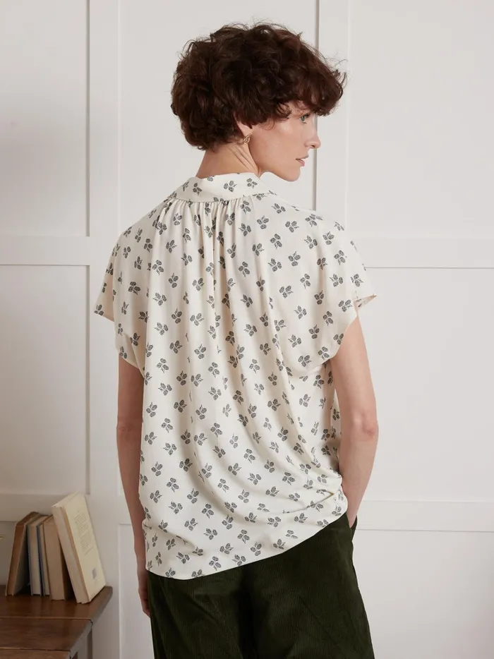 Women Clothing Cyrillus Diane Print Top Made With Dobby Viscose Imp Diane Ecru