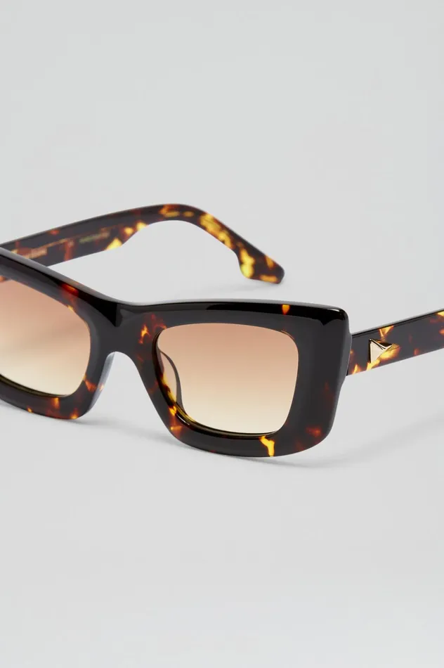 Women Scanlan Theodore Eyewear ST ANGULAR CAT SUNGLASSES Tortshell