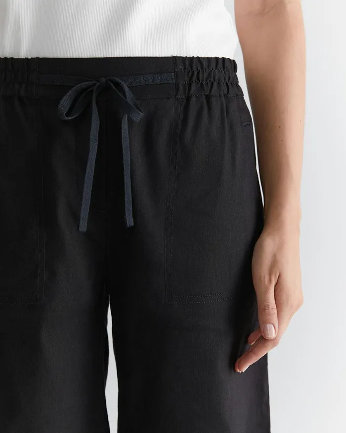 Women Sportscraft Shorts Rosa Linen Short Black