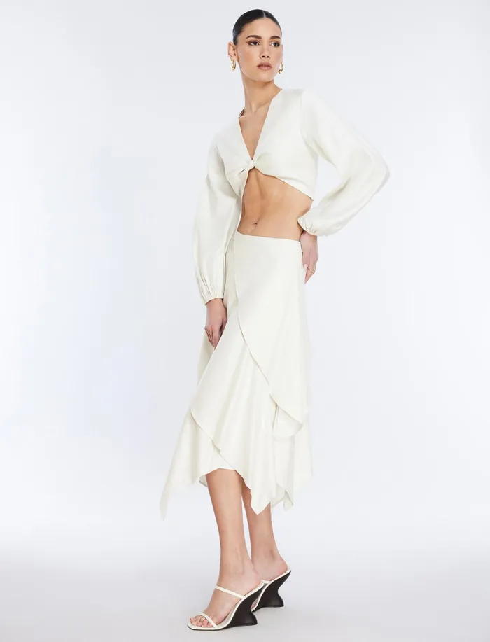 Women Tops BCBG Twist Front Crop Top Gardenia