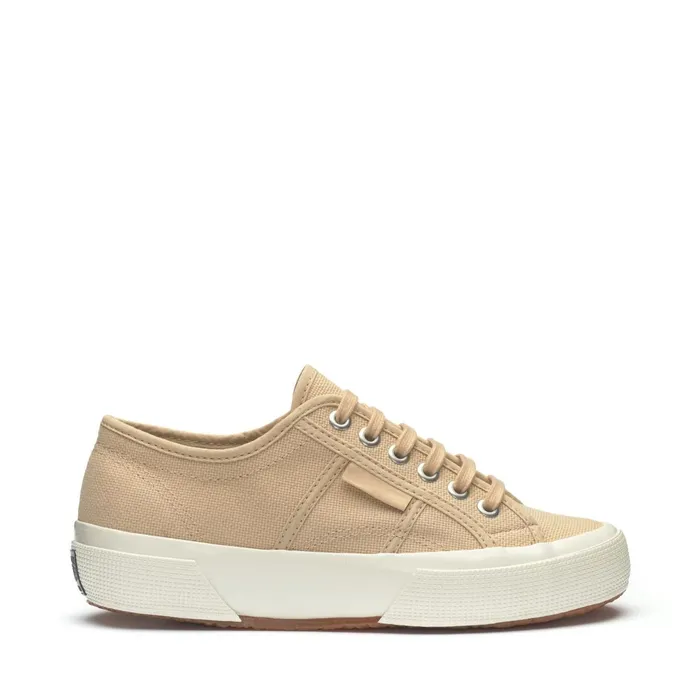 Women Unisex 2750 OG Low Cut BEIGE LTFWHTAVORIO Superga Low Cut
